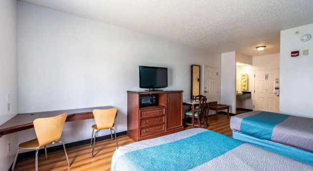 Четырёхместный номер Standard Motel 6-Shreveport, LA