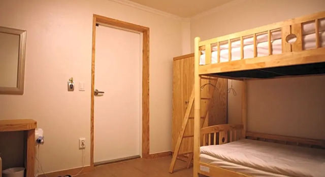 Pat în dormitor (dormitor pentru bărbați) Atti Guesthouse