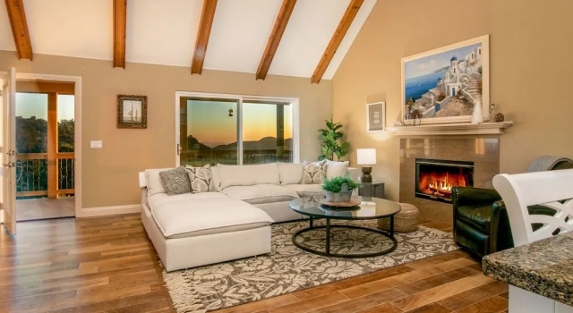 New Listing! Rainbow Heights W/ Hot Tub 4 Bedroom Home, Buchen Sie Ferienhaus Rancho Kalifornien