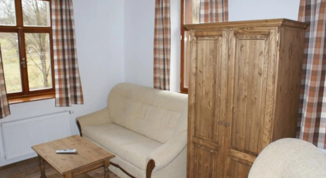Penzion Pila, Rezerwuj Hotel Hotele w Jizera Mountains z parkingiem, Parking