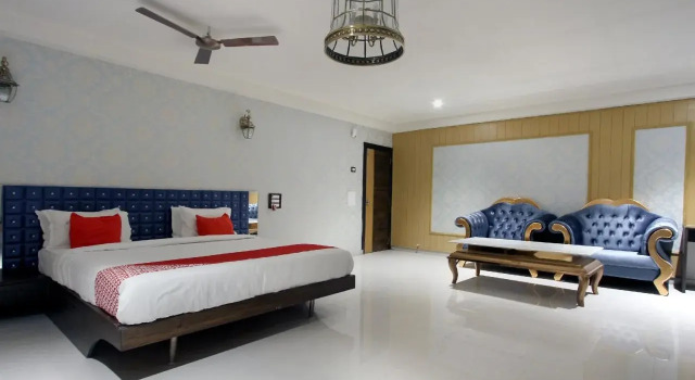 Santoshi Novatel By OYO Rooms, Book Hotel Raichur Bangalore