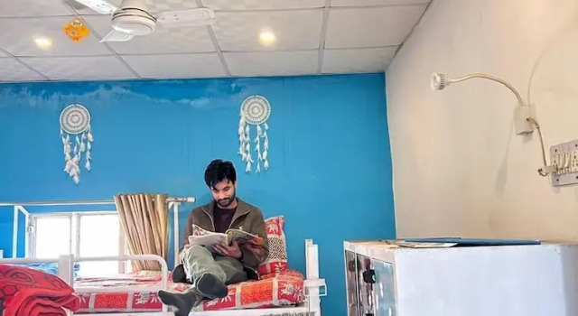 Кровать в общем номере Flamingos Hostel Jaipur