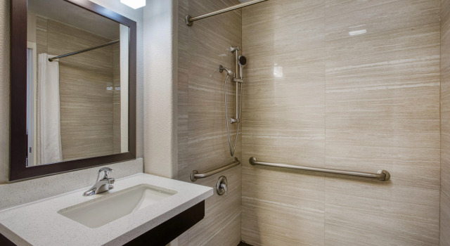 Четырёхместный номер Standard Best Western North Phoenix Hotel