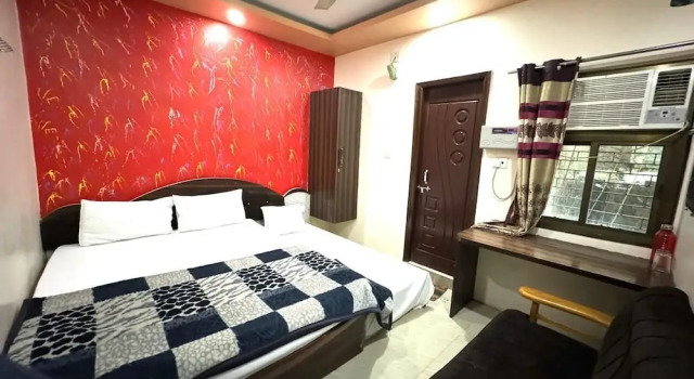 Hotel H M International