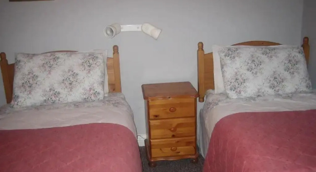 Breezy Heights, Rezervați Hotel Cross Mayo
