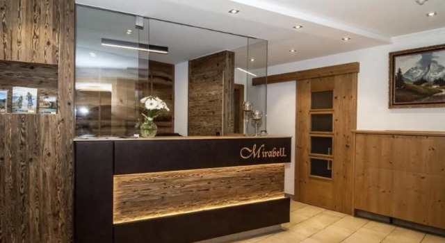 Hotel Garni Mirabell, Rezerwuj Hotel Hotele w Tyrol z parkingiem, Parking