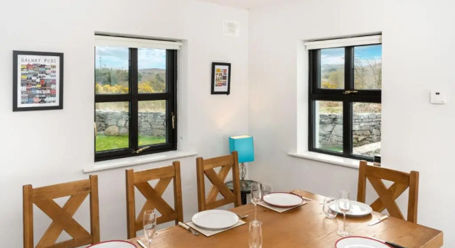 Cottage 345 - Oughterard, Prenota Casa vacanze Hotel a Connacht con parcheggio, Parcheggio