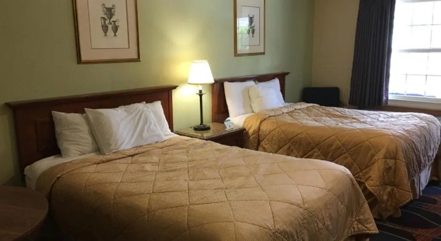 Четырёхместный номер Standard colony motel Jamestown