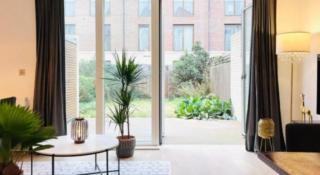 Коттедж NEW Gorgeous 4BR Townhouse Inside The Olympic Park