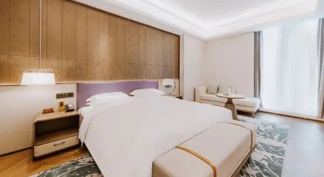 Люкс Executive Maison New Century Hotel Huhehaotedong  Railway Station