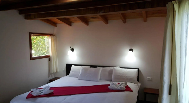 Sisakuna Lodge, Rezerwuj Hotel Hotele w Mindo z parkingiem, Parking