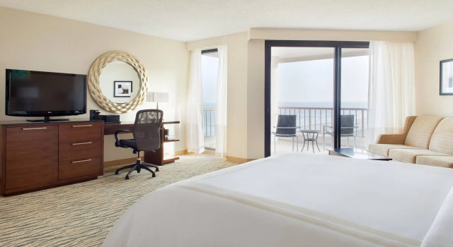 Hilton Beachfront Resort & Spa Hilton Head Island, Забронировать Курортный отель Отели Хилтон-Хед-Айленд с завтраком, рядом с The Golf Courses of Palmetto Dunes, Завтраки