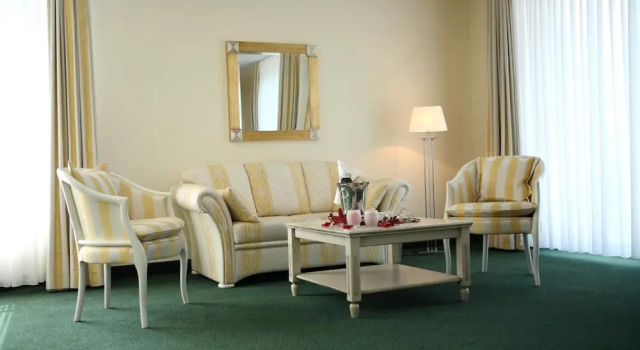 Полулюкс с балконом Maifeld Sport- und Tagungshotel