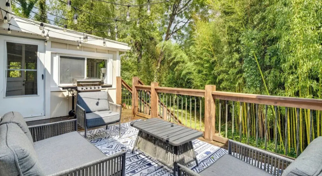 Коттедж Hendersonville Haven w/ Fire Pit, Grill, Deck!