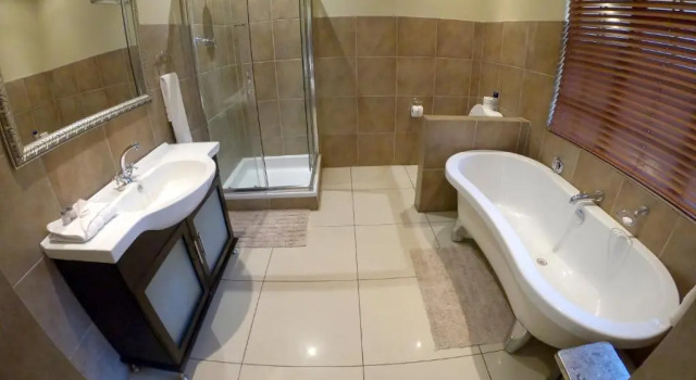 Номер Standard Tuskers Bush Lodge B&B