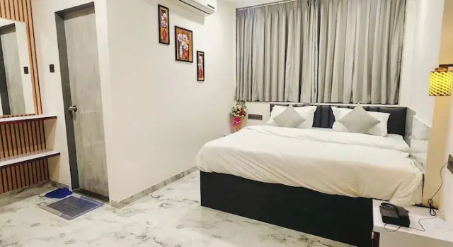 Hotel Sahara Residency