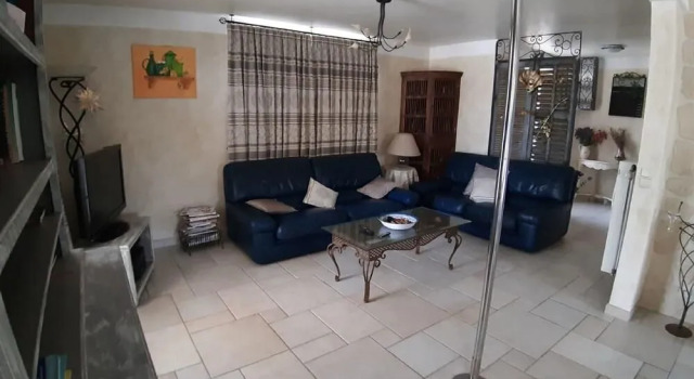 Lavish Villa in Carpentras With Private Swimming Pool