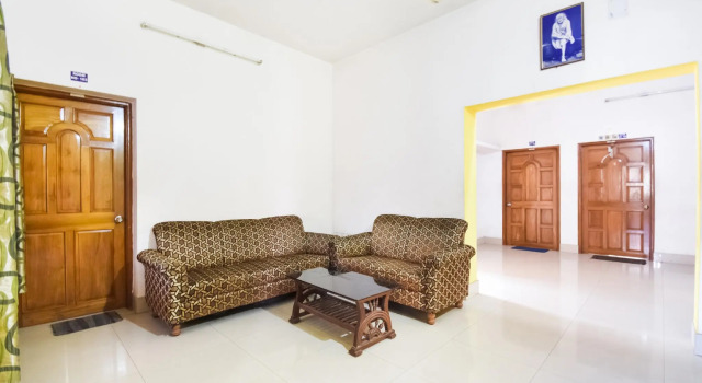 SPOT ON 69914 R D Homestay 1