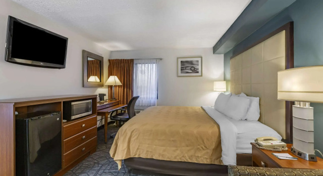 Двухместный номер Standard Quality Inn Austintown-Youngstown West