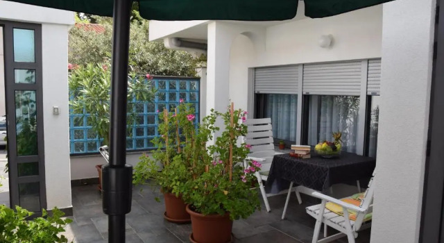 Студия Apartments Crobeg