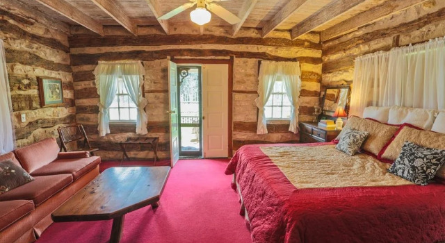 Full Moon Inn, Buchen Sie Bed & Breakfast Luckenbach Texas