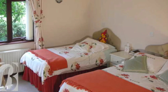 Browns Country House, Забронировать Отель Баллимони Графство Антрим
