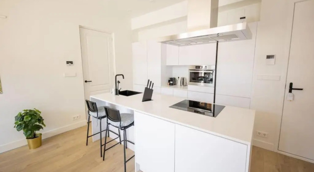 Апартаменты Brilliant 1 Bedroom Serviced Apartment 52m2 -NB304B-