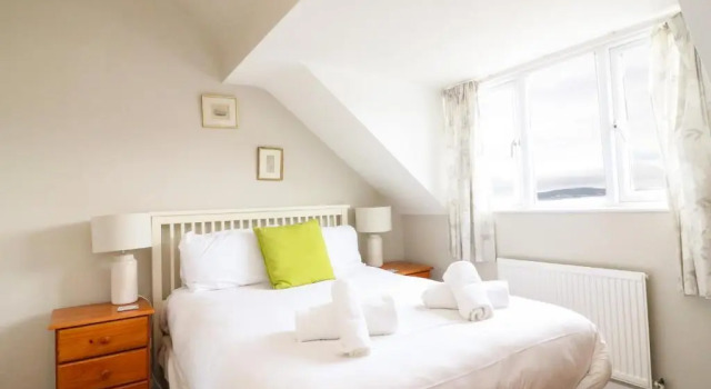 Sea Breeze, Weymouth, Забронировать Отель Отели Уэймут 3 звезды, рядом с Парк развлечений «Фентези Айленд», 3*