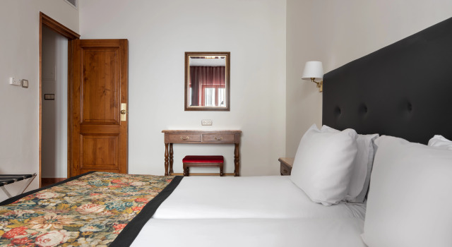 Hotel Alfonso VIII, Reservar Hotel Hotéis em Plasencia com estacionamento, Estacionamento