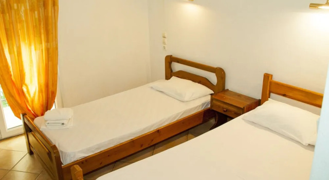 Трёхместный номер Standard с балконом Stavrodromi Hotel