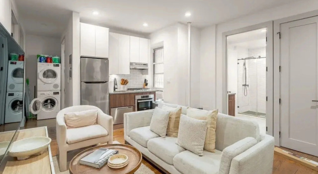 Luxury 3 Bedroom 2 Bath Apartment in Prime Location of NYC, Забронировать Апартаменты/квартира Апартаменты Нью-Йорка, рядом с NYU Hospital For Joint Diseases, Апартаменты/квартира