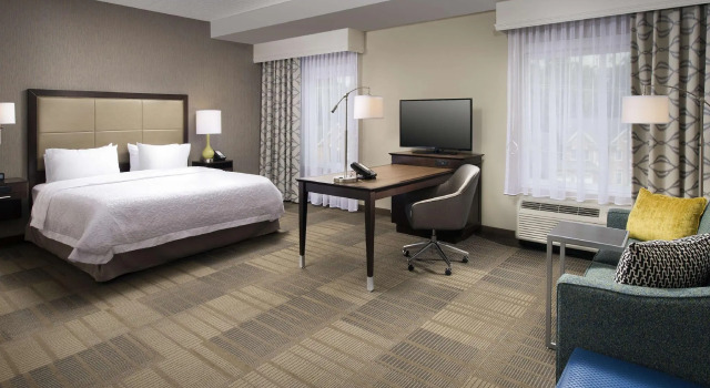 Номер Standard Hampton Inn & Suites Falls Church