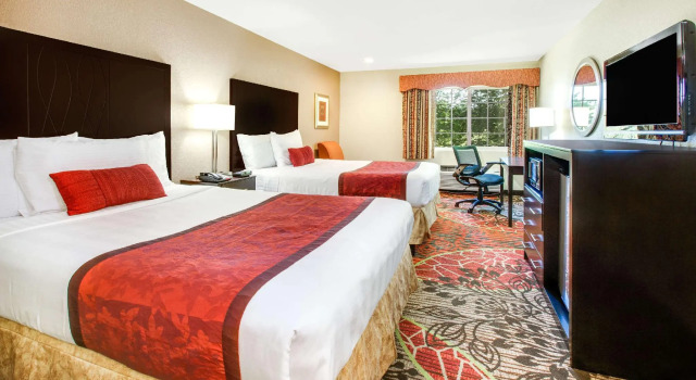 Четырёхместный номер Standard Days Inn by Wyndham Arlington