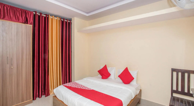 Люкс Standard OYO 15818 Om Sai Residency