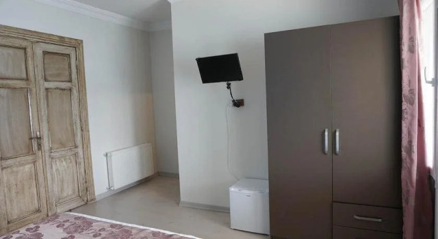 Pyrgos Hotel, Prenota Hotel Adalar 