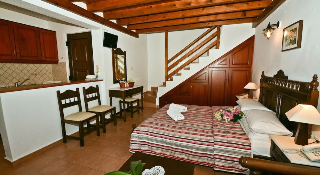 Номер Superior Дуплекс с балконом и с видом на море Hovolo Hotel Apartments