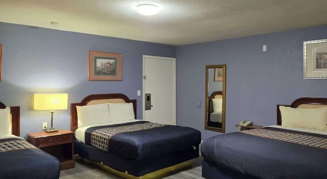 Люкс Rodeway Inn & Suites Blythe I-10