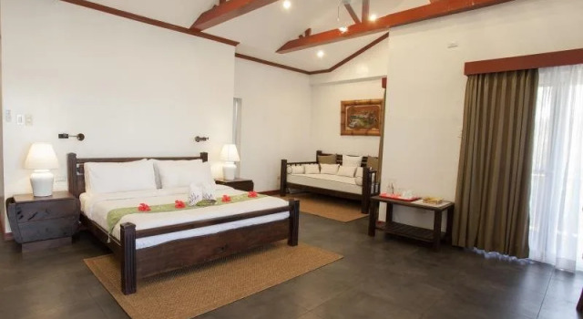 CBC (Pura Vida Cabilao), Book Hotel 3-stjernede hoteller i Loon, 3*