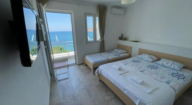 Two Palms Apartment, Book Apartment Sutomore Bar County