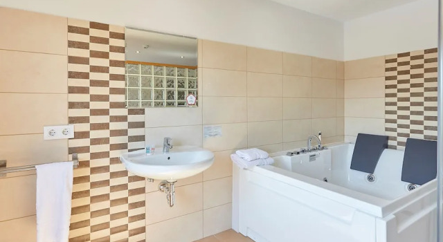 Двухместный полулюкс Hostal Mas Ferrer