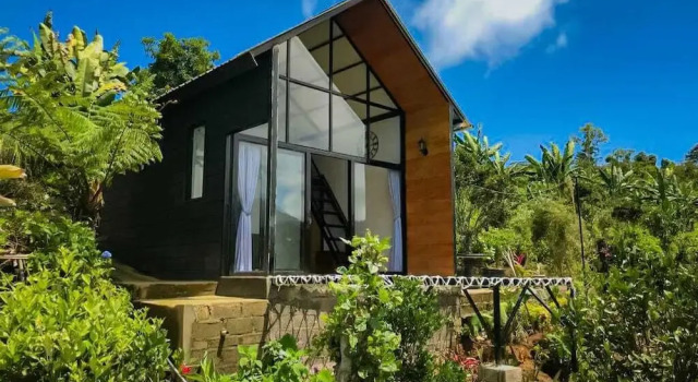 Четырёхместный номер Standard с балконом и с видом на горы Alam Kita Glamping & Plantation