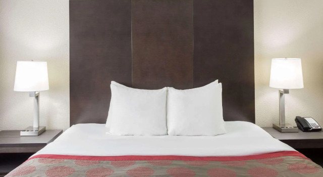 Двухместный номер Standard Ramada by Wyndham Monterey