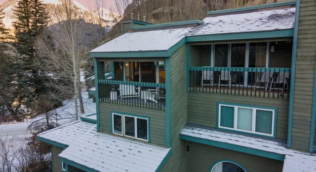 Pandora by Avantstay Modern Mountain Escape in Great Location @ Entrance of Bear Creek Trail, Buchen Sie Ferienwohnung Hotels in Telluride ski mit Parkplatz, Parkplätze