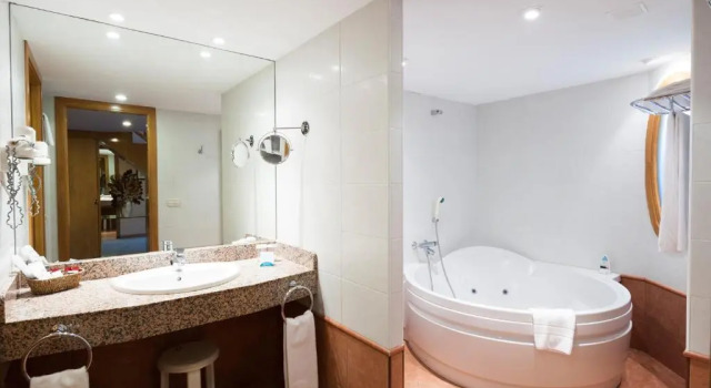 Люкс SOMMOS Hotel Benasque Spa