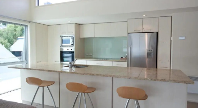 Апартаменты Lakeside Apartments