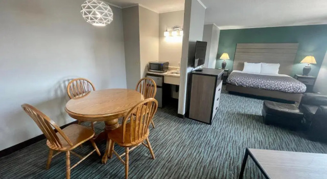 Люкс Countryside Inn & Suites Omaha East-Council Bluffs IA