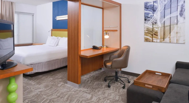 Люкс SpringHill Suites Durham Chapel Hill