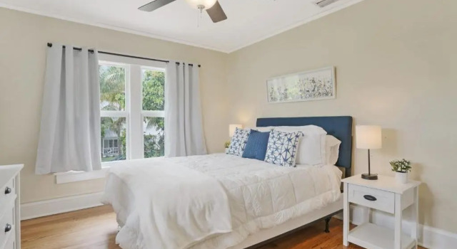 Коттедж с 5 комнатами Charming Historic Home and Cottage minutes from the Intracoastal and the Beach