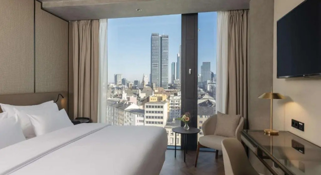 Двухместный номер Superior Skyline View NH Collection Frankfurt Spin Tower