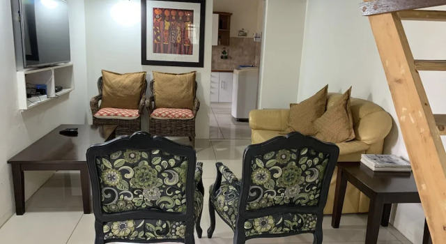 Семейный коттедж с 2 комнатами Edens Guest House